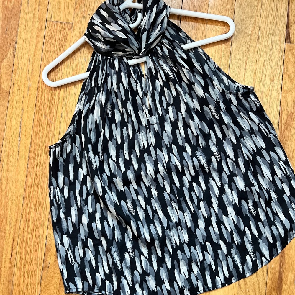BANANA REPUBLIC Stylish Black and White Women's sleeveless blouse top